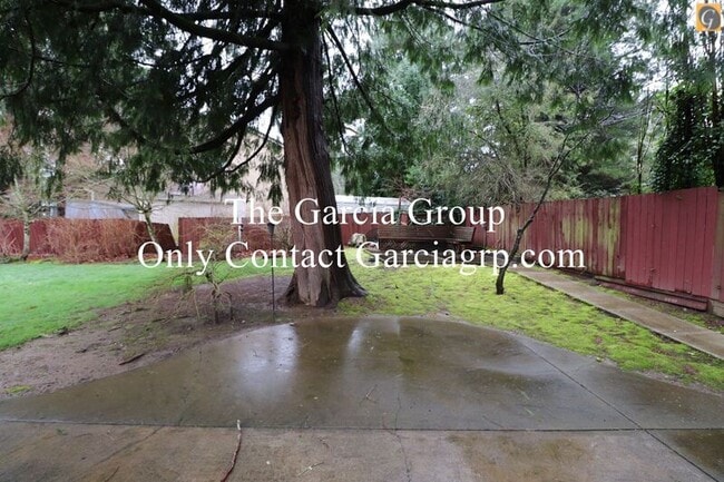 Building Photo - 10347 NW Alpenglow Way