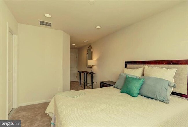 Building Photo - 42346 Alder Forest Terrace