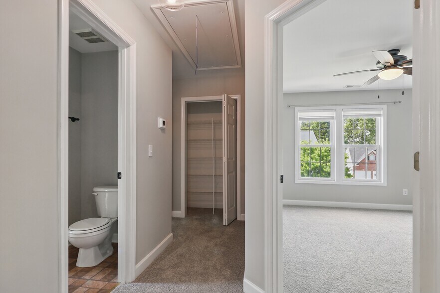 Building Photo - 4418 Gallatree Ln