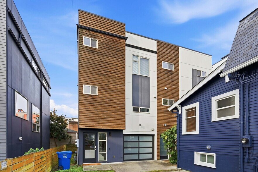 Building Photo - 1464 NW 70th St