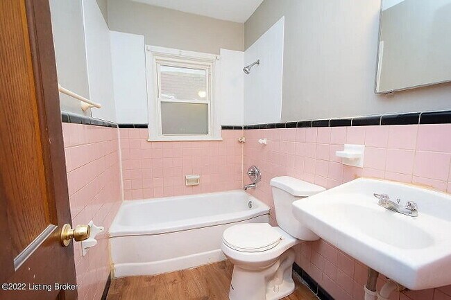 Building Photo - Charming 1 bed, 1 bath apartment in old louisville.
