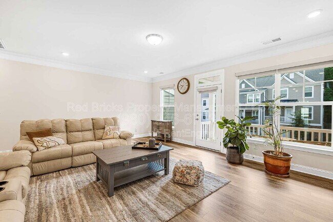 Building Photo - 10252 Glenmere Crk Cir