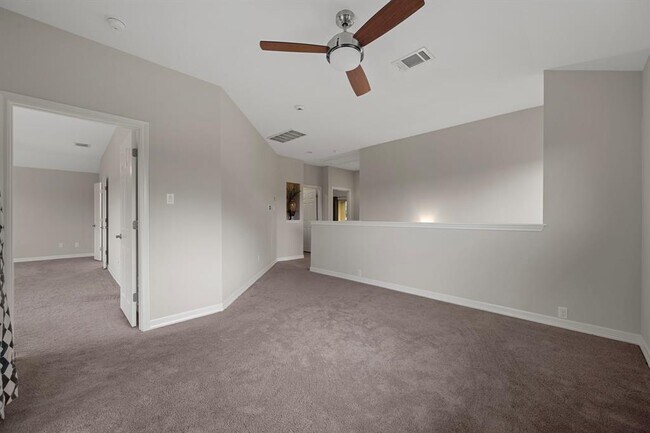 Building Photo - 5715 Misty Hill Cove