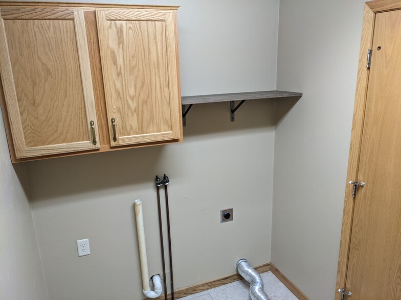 1st Bath/Laundry - 5335 Brookview Dr