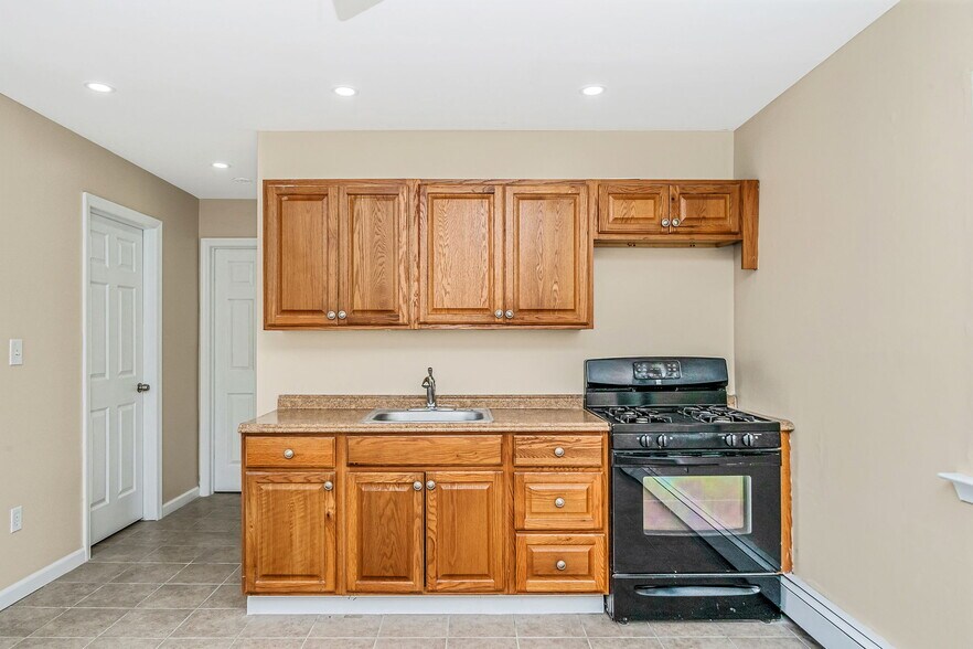 Building Photo - 4 Bay Pl