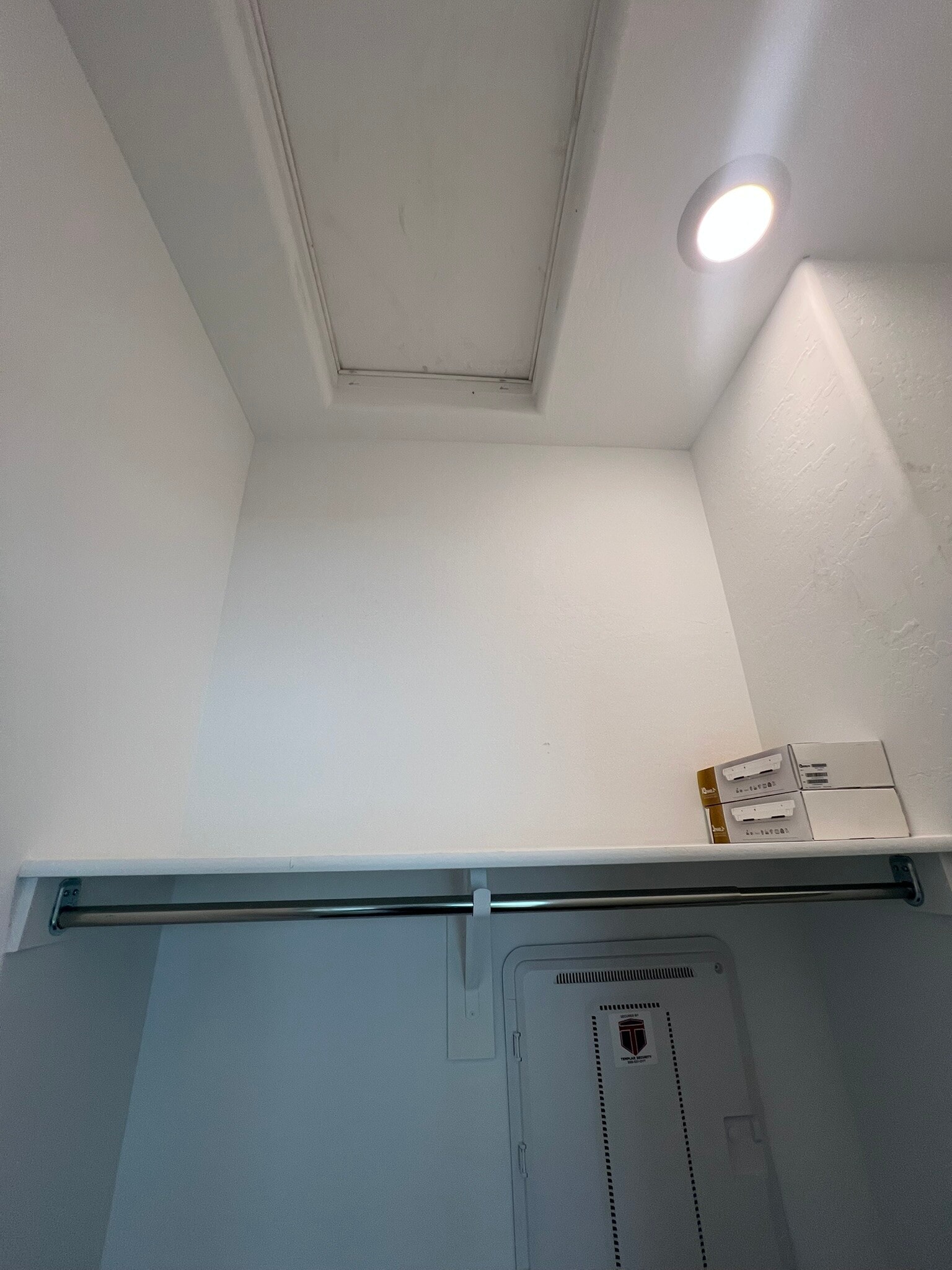 Building Photo - 1255 N Arizona Ave