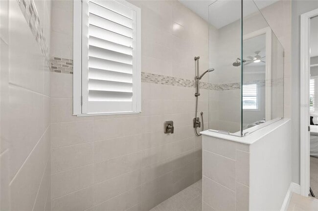 Building Photo - 997 Crosswind Ave