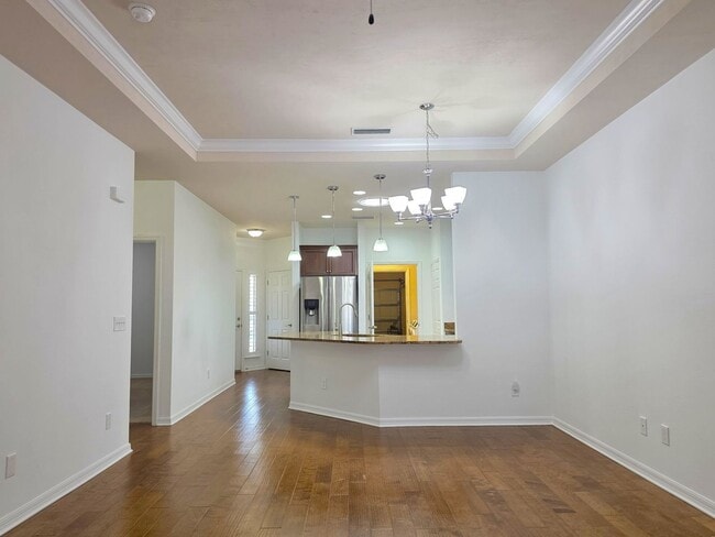 Building Photo - For rent 2 bedroom 2 bathroom 1 car garage condominium