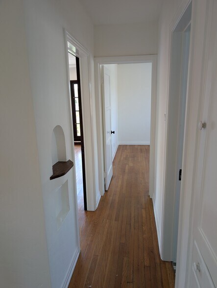 Hallway - 436 Orizaba Ave