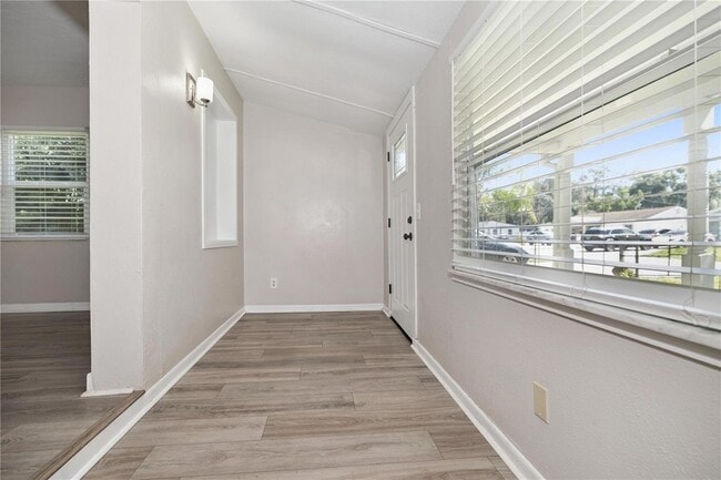 Building Photo - 9314 N Ashley St