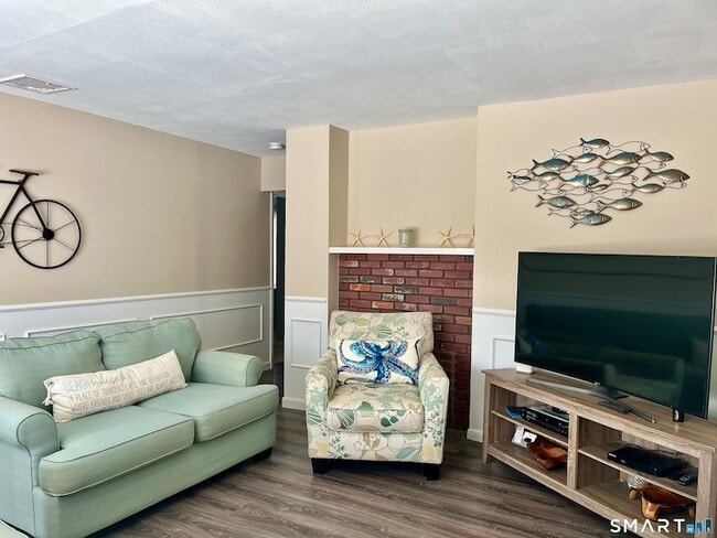 Building Photo - 51 Billow Rd