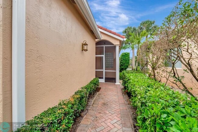 Building Photo - 11081 Springbrook Cir