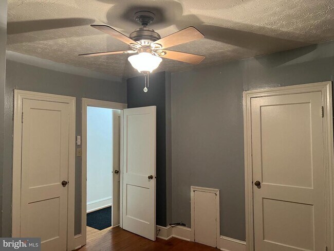 Building Photo - 110 S Charles St