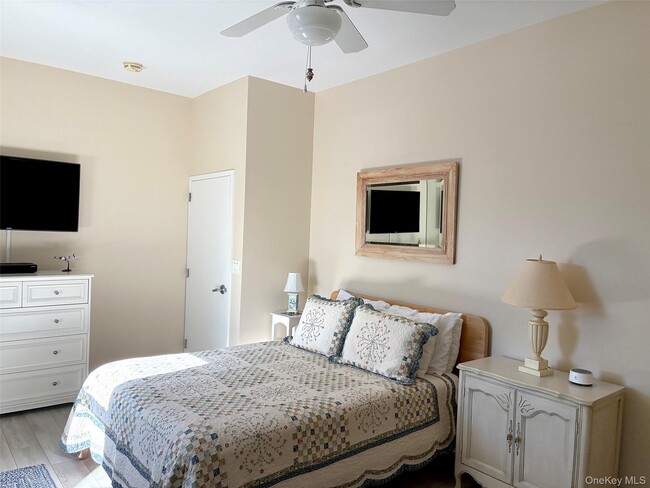 Building Photo - 260 Dune Rd