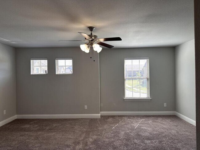 Building Photo - 6801 Jade Dr