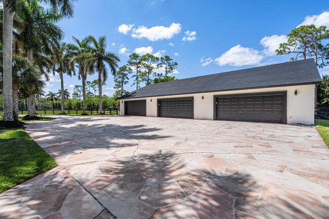 Building Photo - 6186 Duckweed Rd