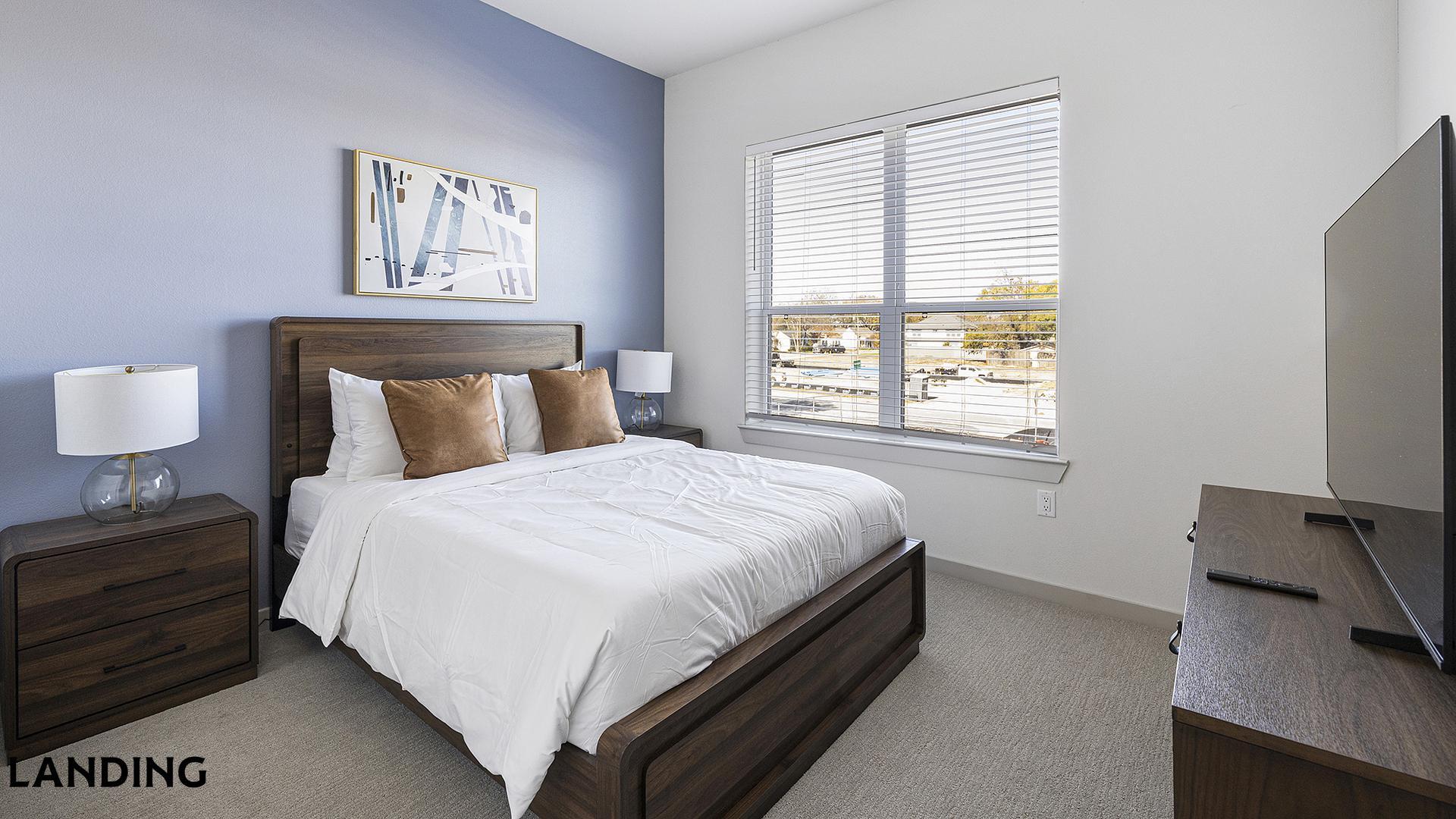 Building Photo - 1345 E 15th St