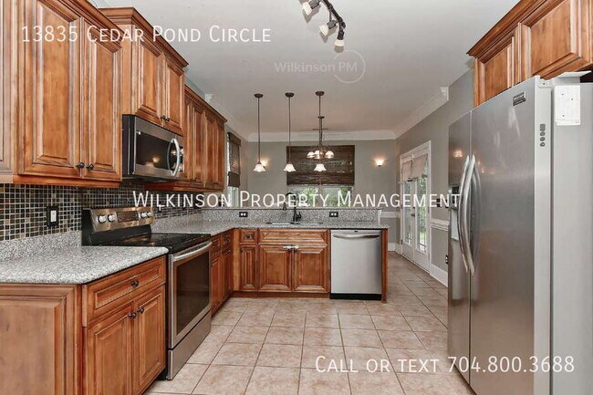 Building Photo - 13835 Cedar Pond Cir