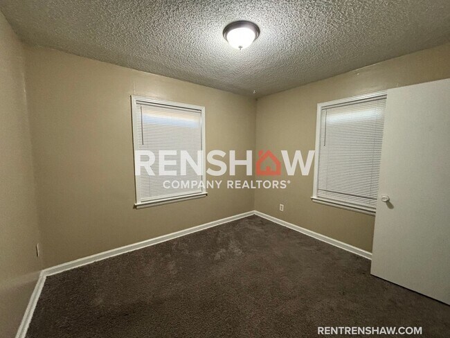 Building Photo - Text the Leasing Team at 901-820-4367 to s...
