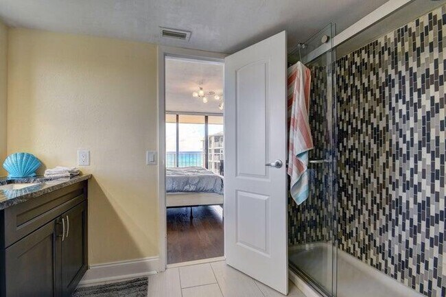 Building Photo - 3200 S Ocean Blvd