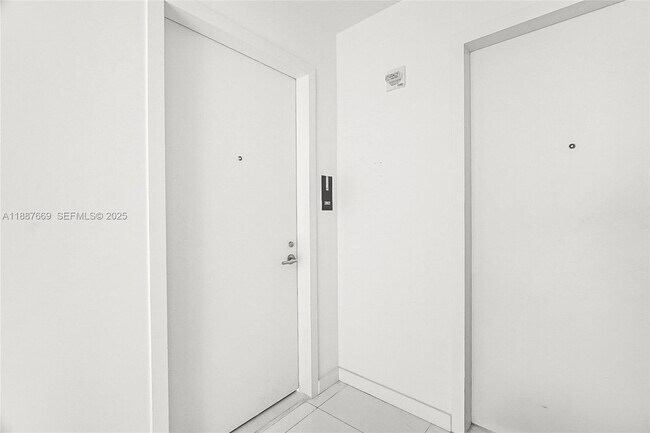 Building Photo - 851 NE 1st Ave