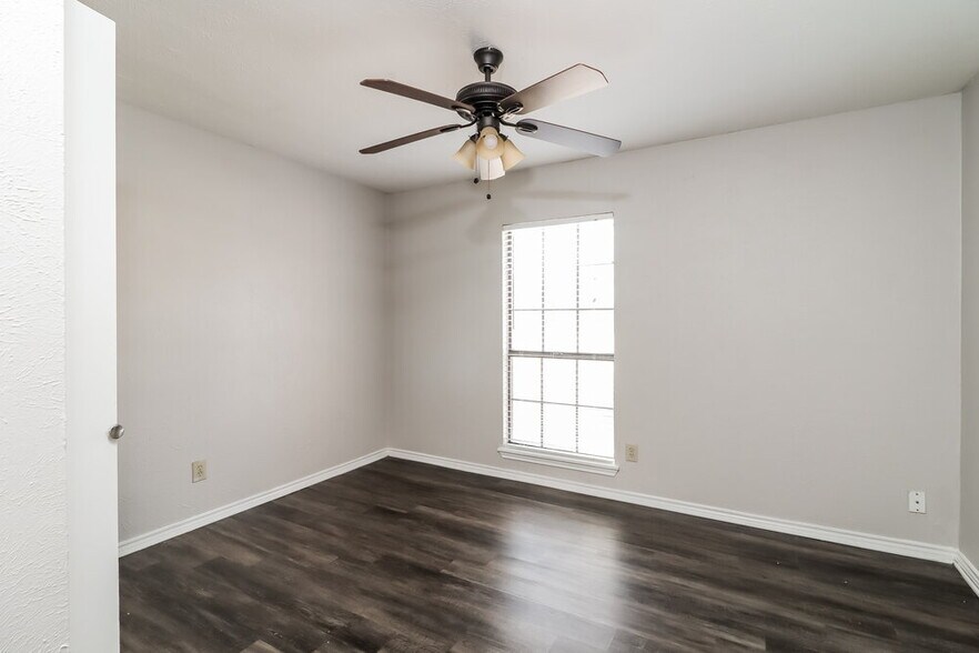 Building Photo - 7805 Whirlwind Dr