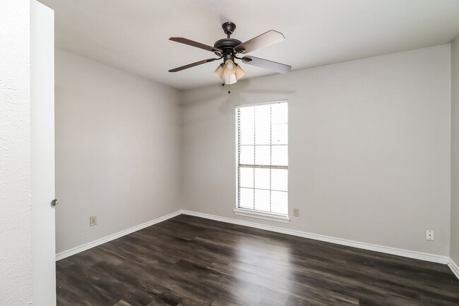 Building Photo - 7805 Whirlwind Dr