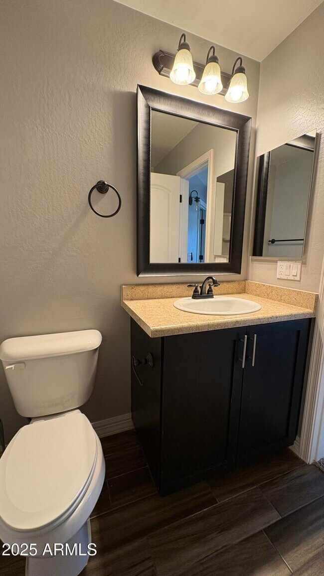 Building Photo - 11460 W St John Rd