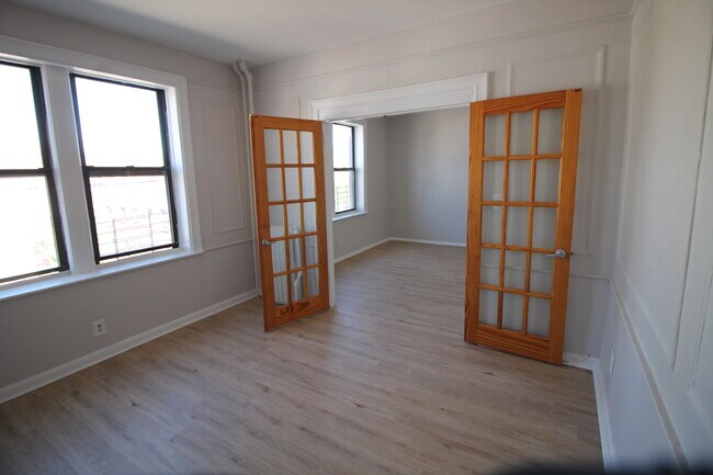 Building Photo - 225 Academy St
