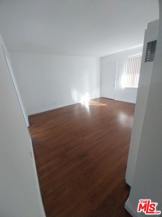 Building Photo - 7208 S La Cienega Blvd