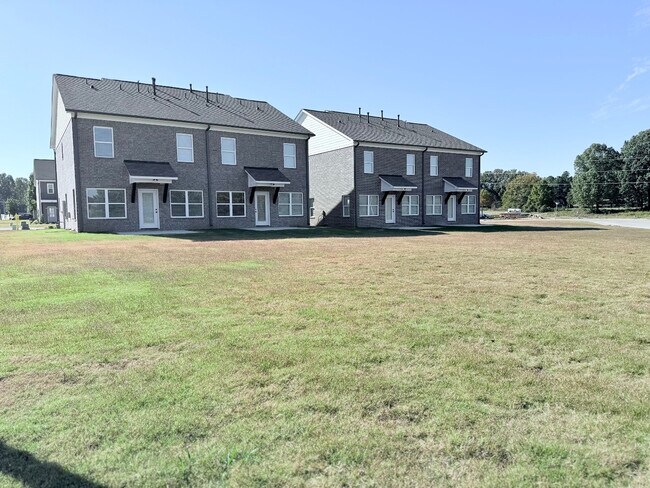 Building Photo - 4364 Ravenwood Park W