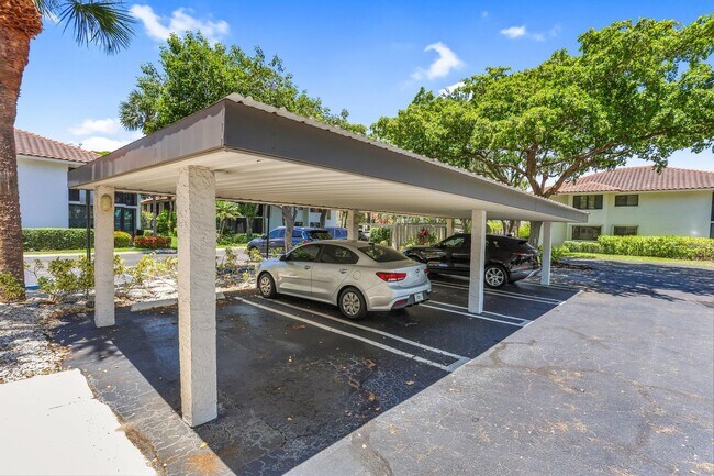 Building Photo - 60 Pelican Pointe Dr