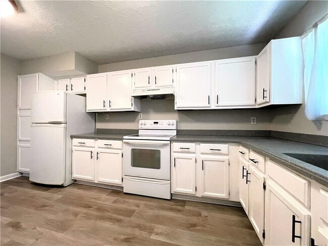 Building Photo - 3758 Sidney Lanier Blvd