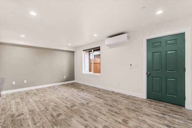 Building Photo - 750 7th St