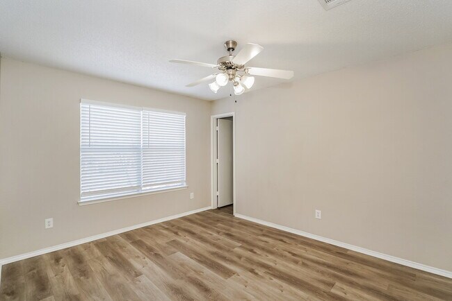 Building Photo - 1721 Santa Fe Trail