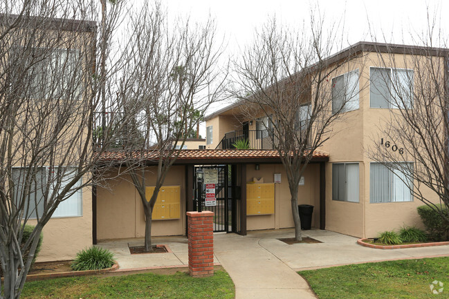 Primary Photo - Santa Maria Creek Apartments