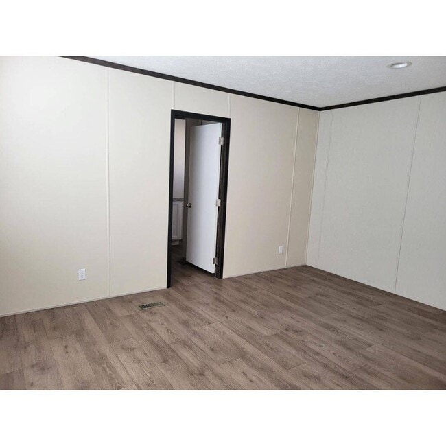 Building Photo - 300 W Albert St