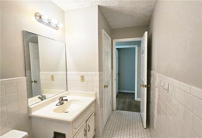 Building Photo - 5530 Deerfield Pl