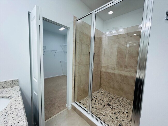 Building Photo - 4292 Longwood Lake Sq