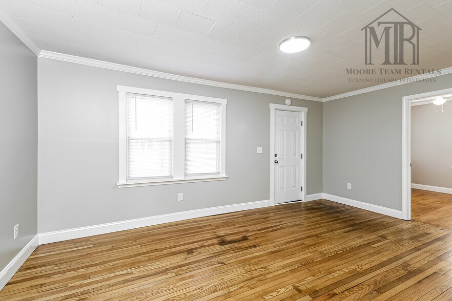 Building Photo - 177 Half Circle Ln