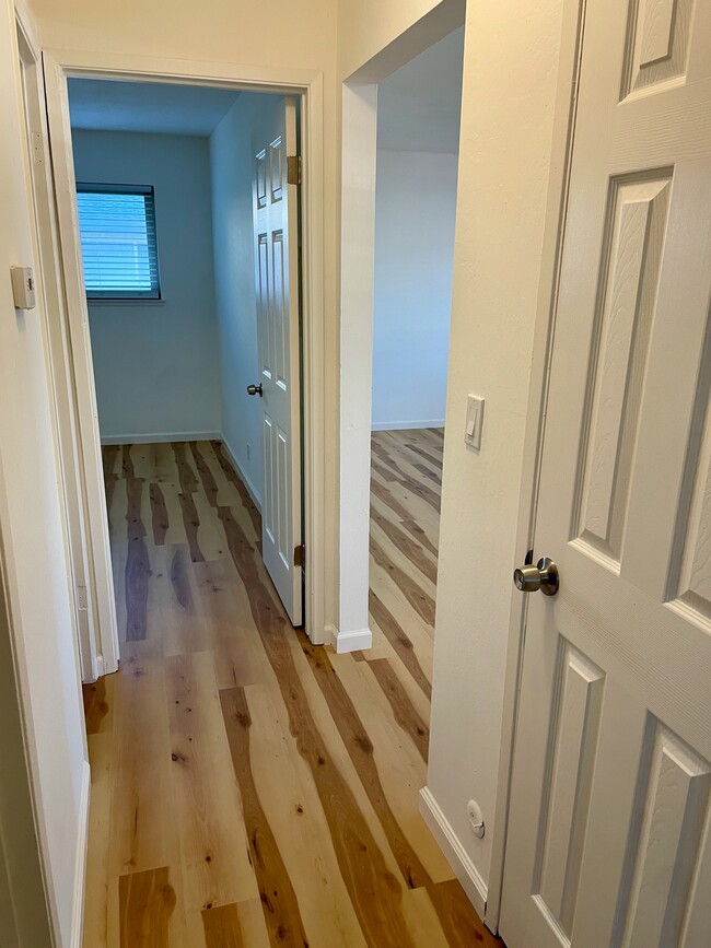 Building Photo - 365 N 3rd St