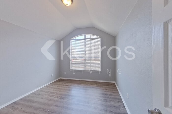 Building Photo - 704 SW 161st St