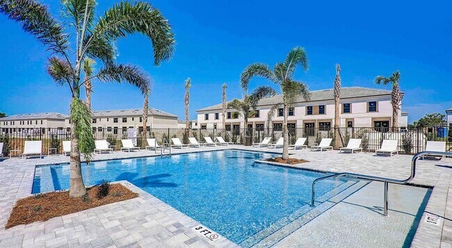 Building Photo - 8044 Gulfstream Ct