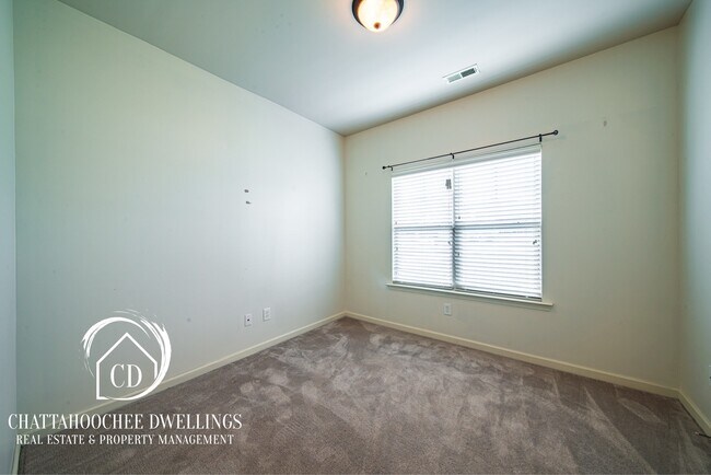 Building Photo - 30 Churchhill Dr