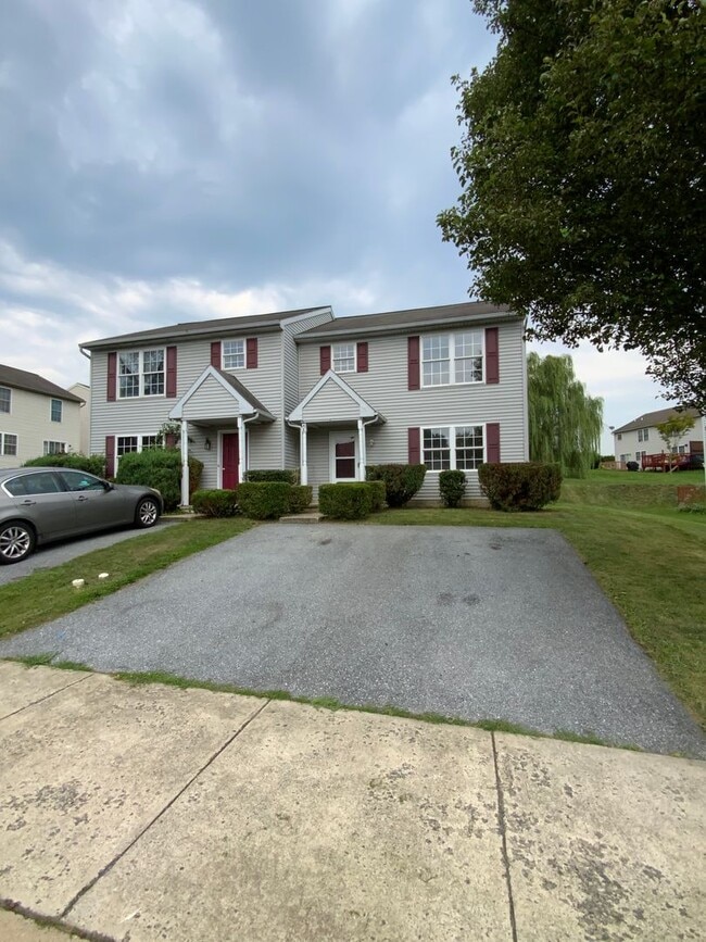 Primary Photo - 204 Elmshire Dr