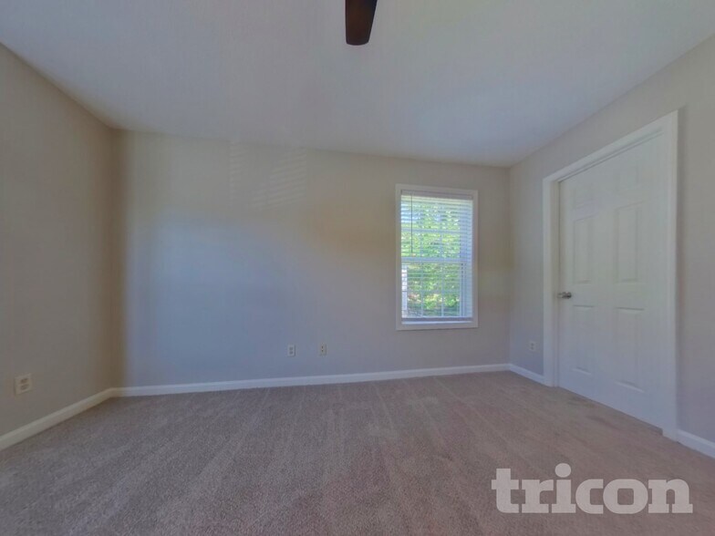 Building Photo - 115 Fairfax Dr