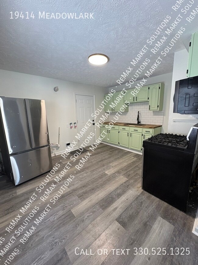 Building Photo - 19414 Meadowlark-