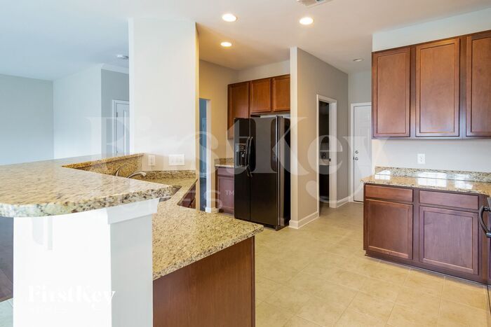 Building Photo - 3037 Adventure Way
