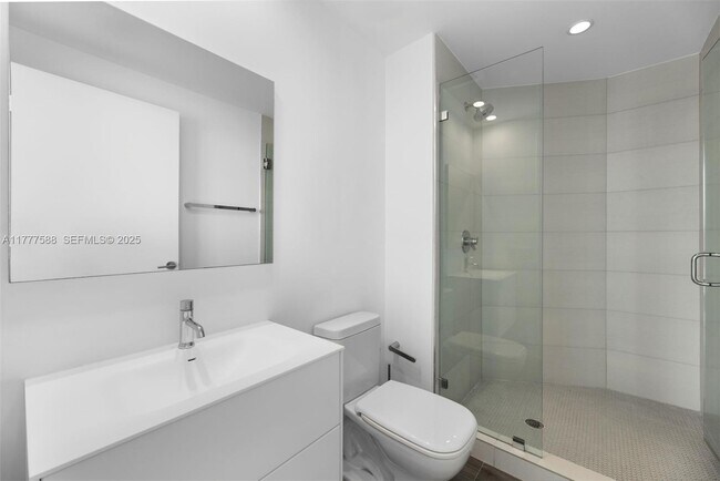 Building Photo - 2900 NE 7th Ave