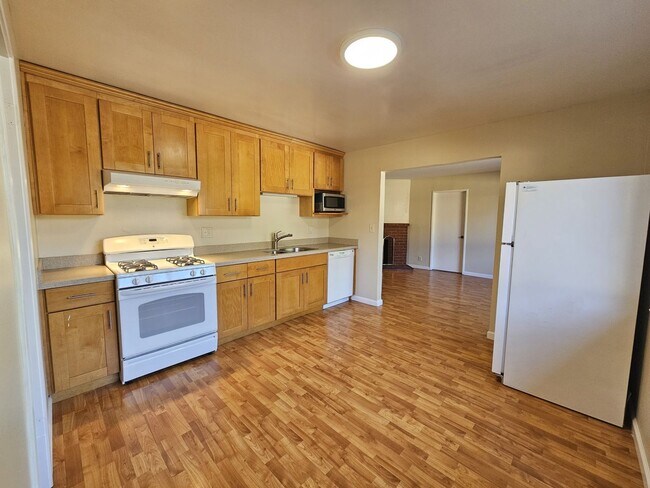 Building Photo - 487 N Rengstorff Ave
